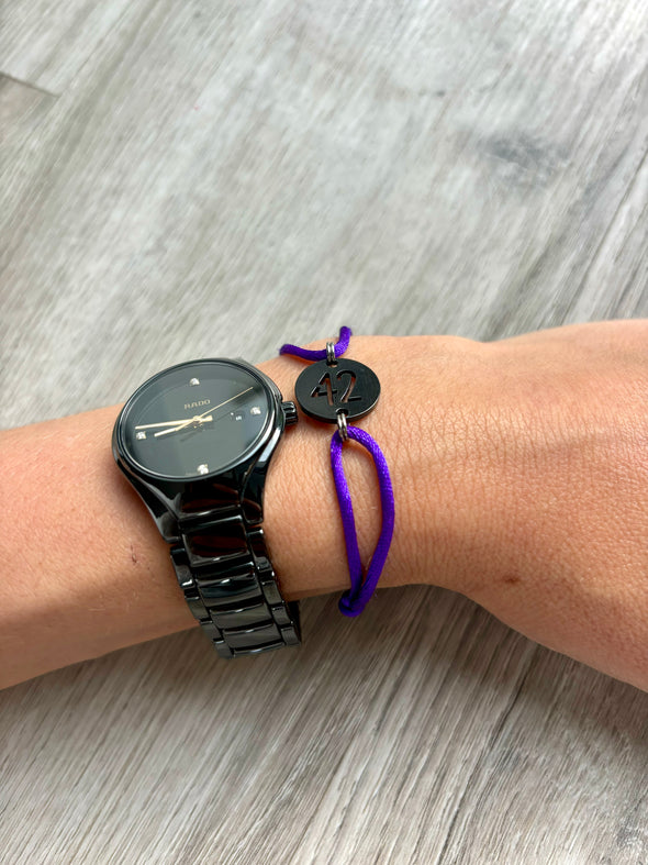 Bracelet 42 petite médaille noire violet