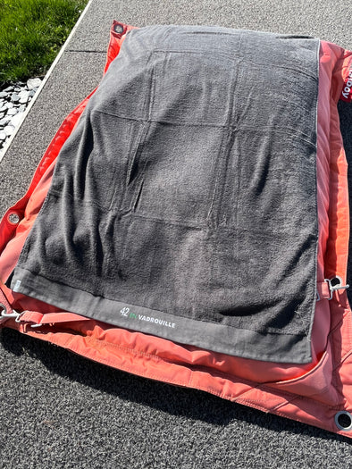 Serviette de plage grise