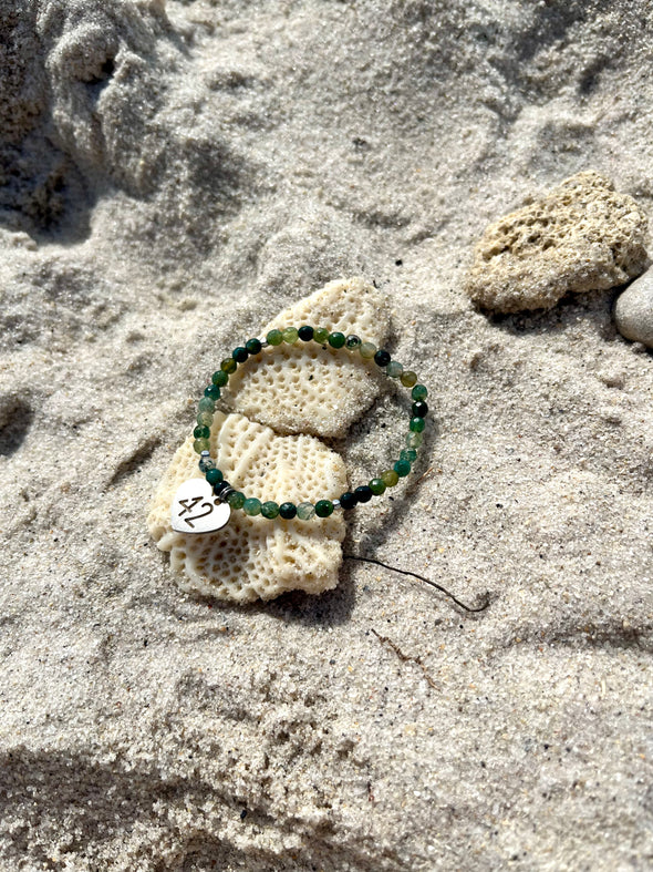 Bracelet 42 en perles naturelles vertes
